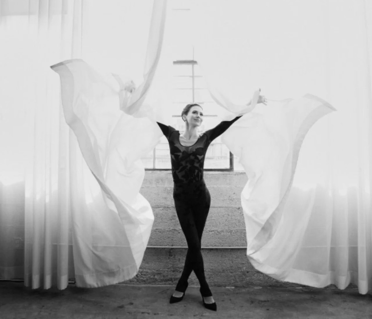 Хіларія Болдуїн посвітила струнким тілом в легінсах