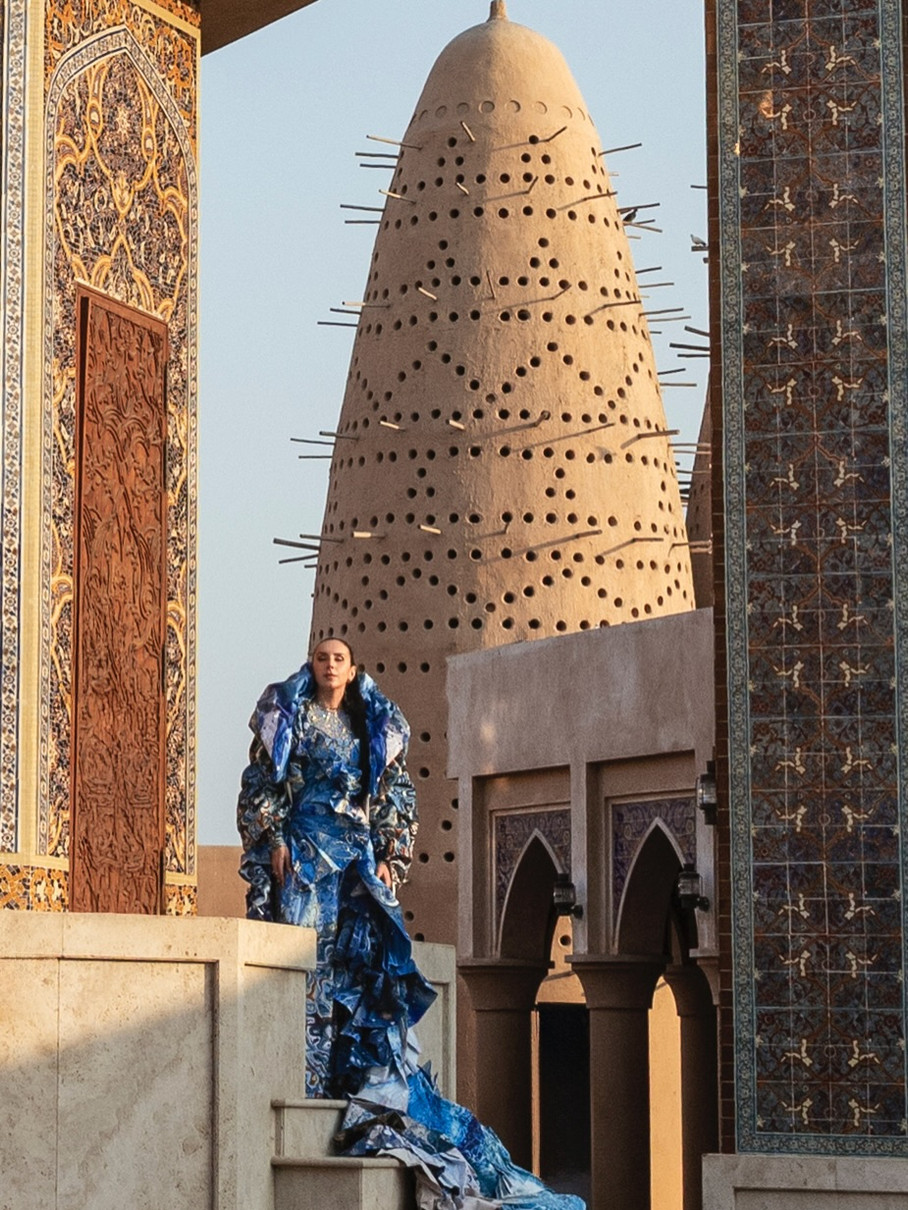 Джамала у своїй фактурній сукні чудово вписалася в архітектурний ансамбль Дохи