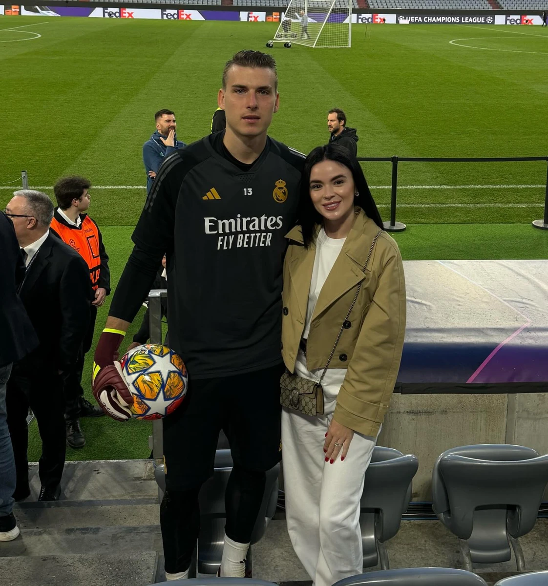 Настя часто ходить на матчі та підтримує чоловіка