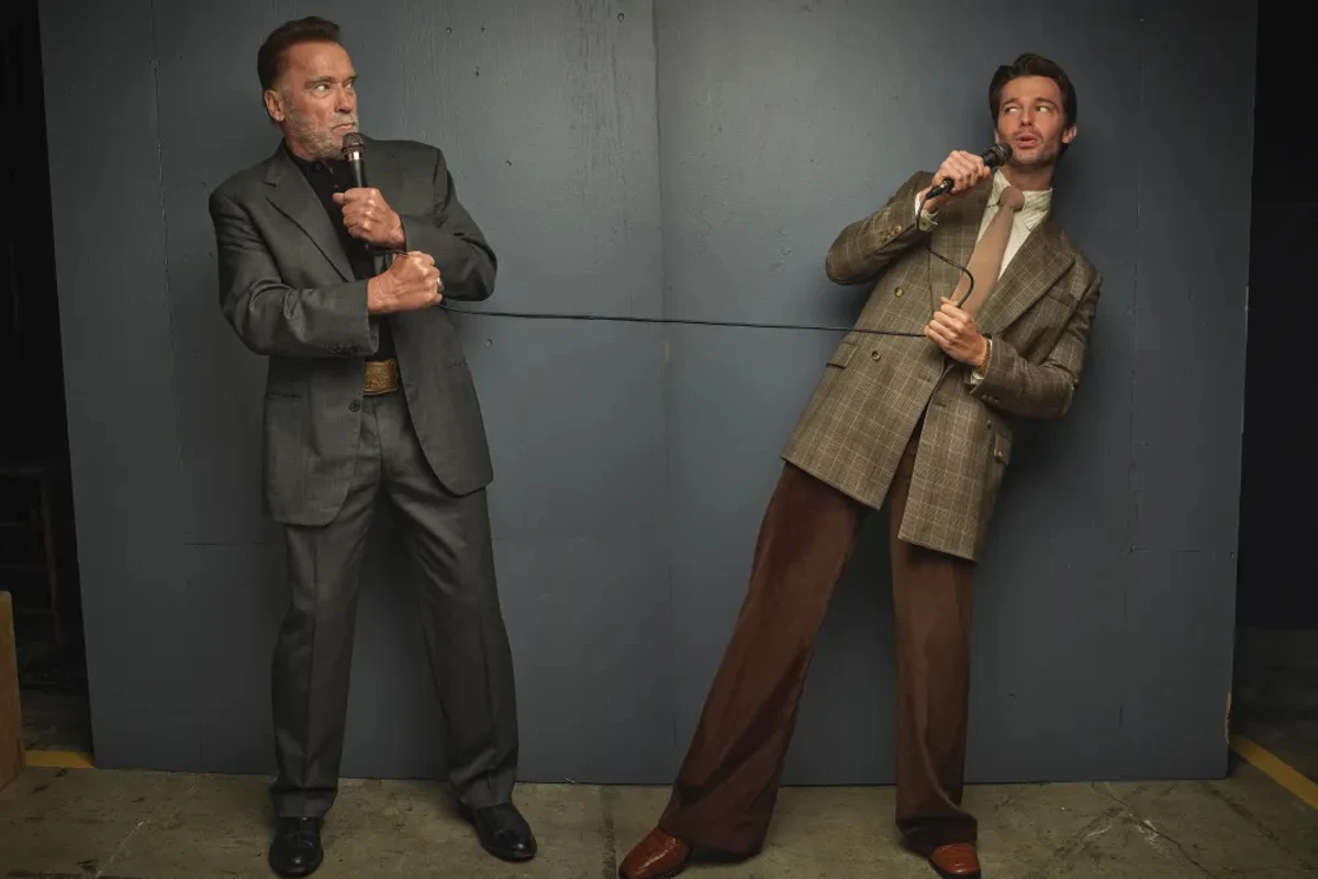 Арнольд Шварценеггер з сином попозували з мікрофонами