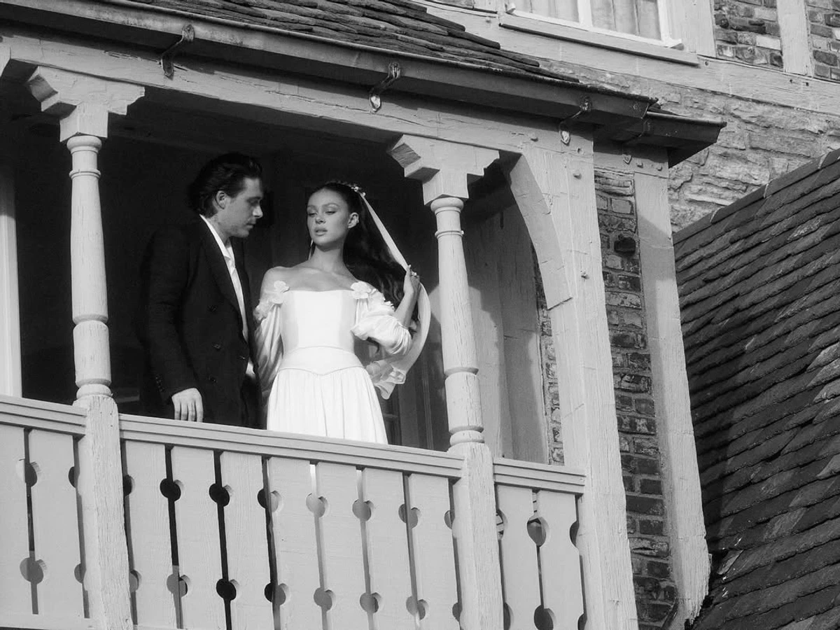 Син Бекхемів із дружиною наробили романтичних весільних фото