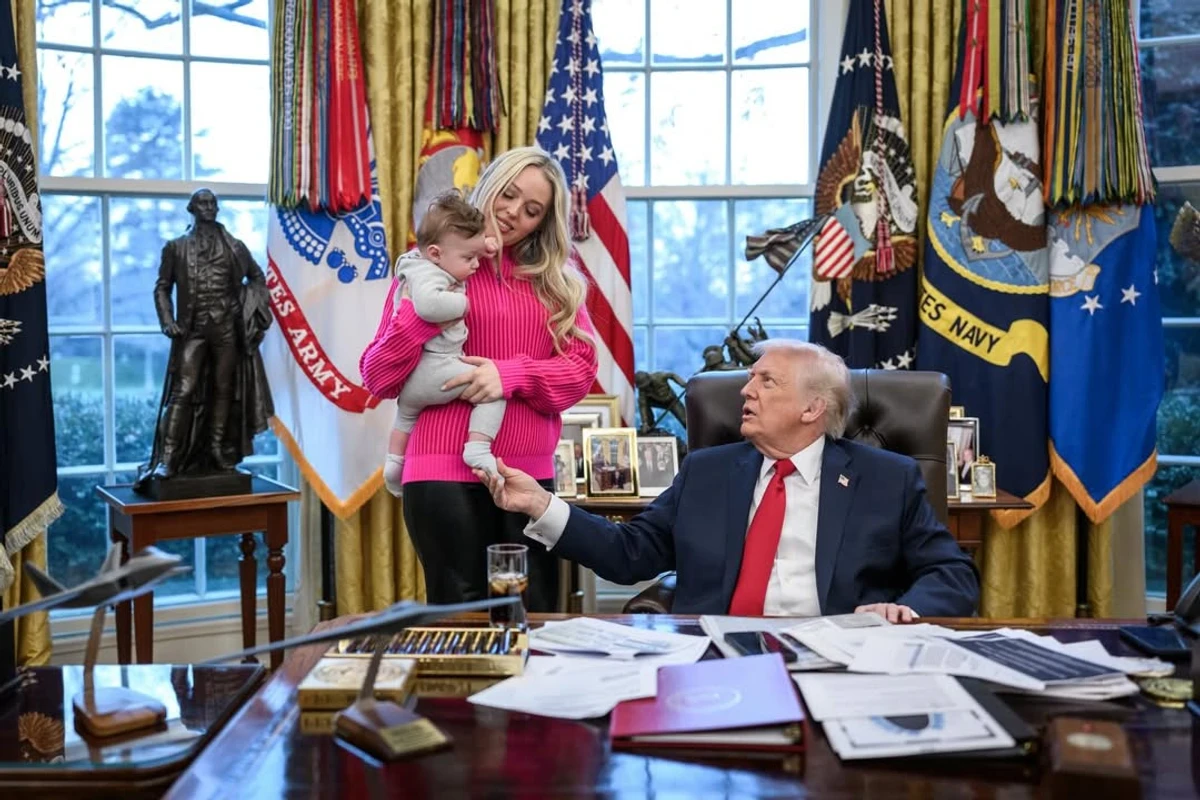 Дід Дональд Трамп з наймолодшим онуком