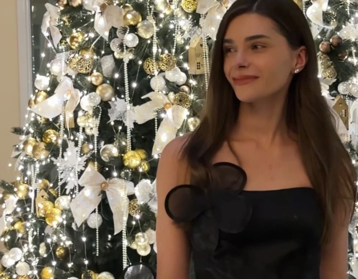 Катерина Остапчук позує для фото