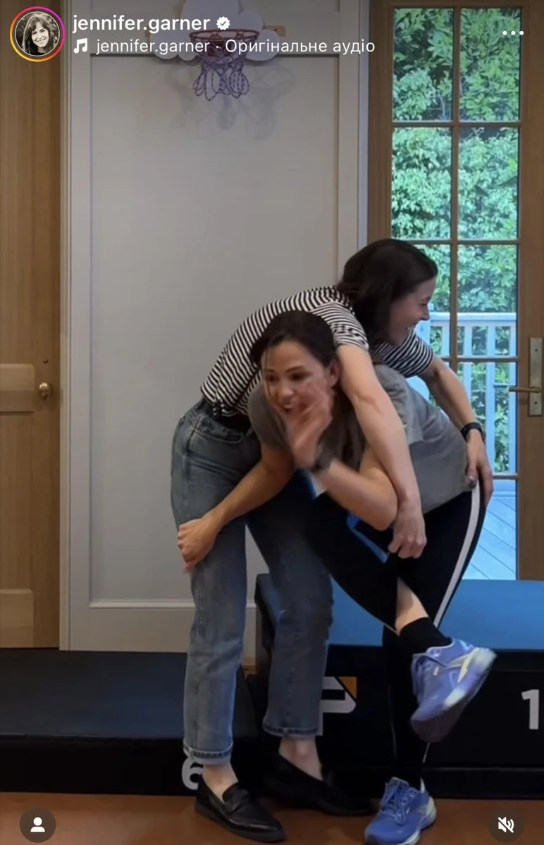 А ще актриса ретельно стежить за своєї фізичною формою 