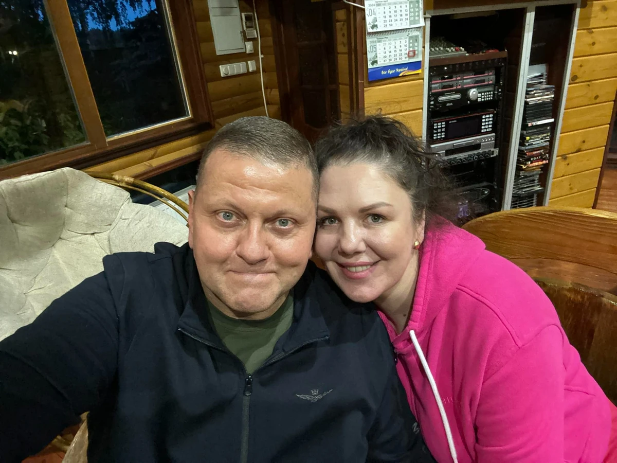 Колір хакі, напевне, завжди буде присутнім у вбранні Залужного