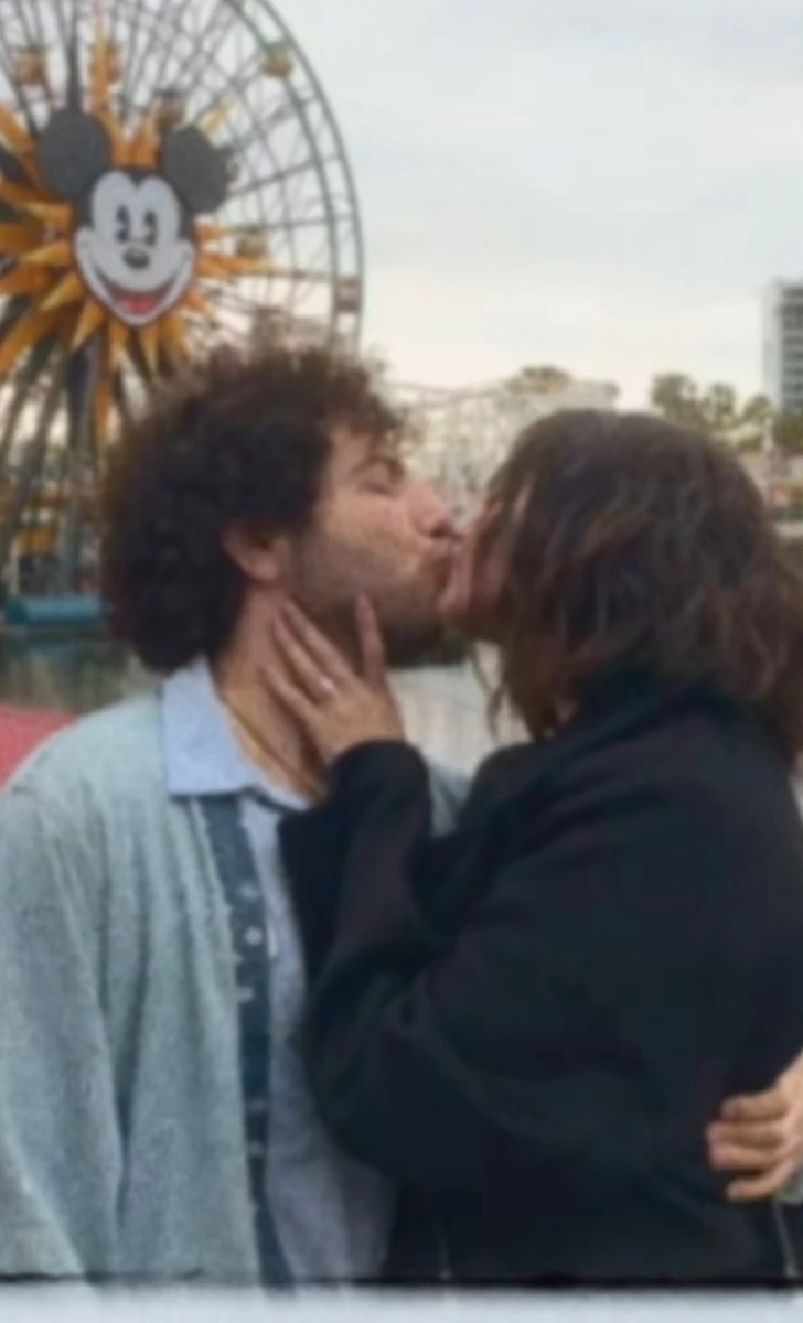 Гомес насолоджуєтеся часом в обіймах свого коханого