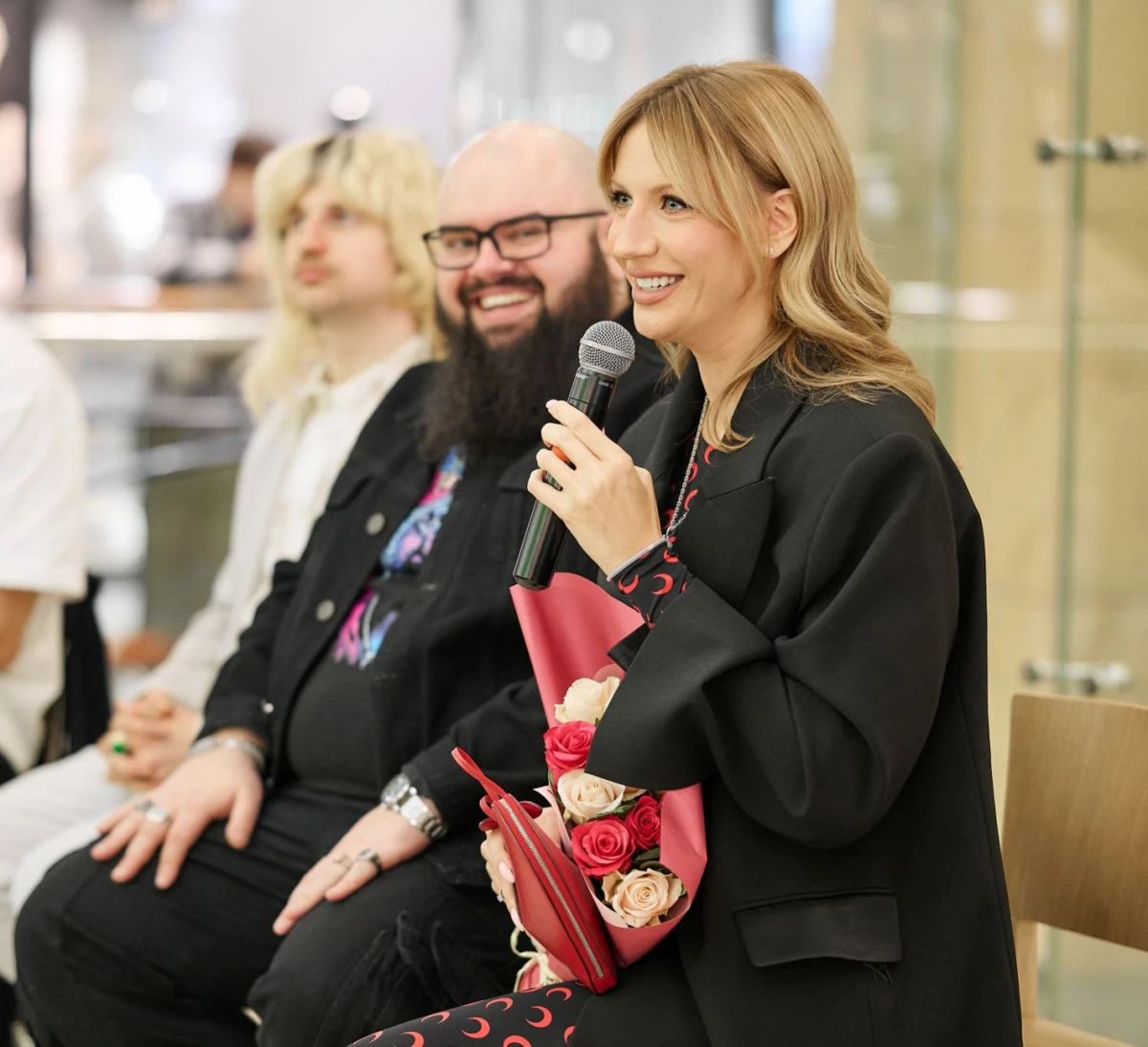 Телеведуча Леся Нікітюк у фільмі Песики