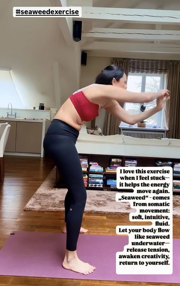 А потім модель почала хаотично і плавно рухатися, уявляючи себе водоростями 