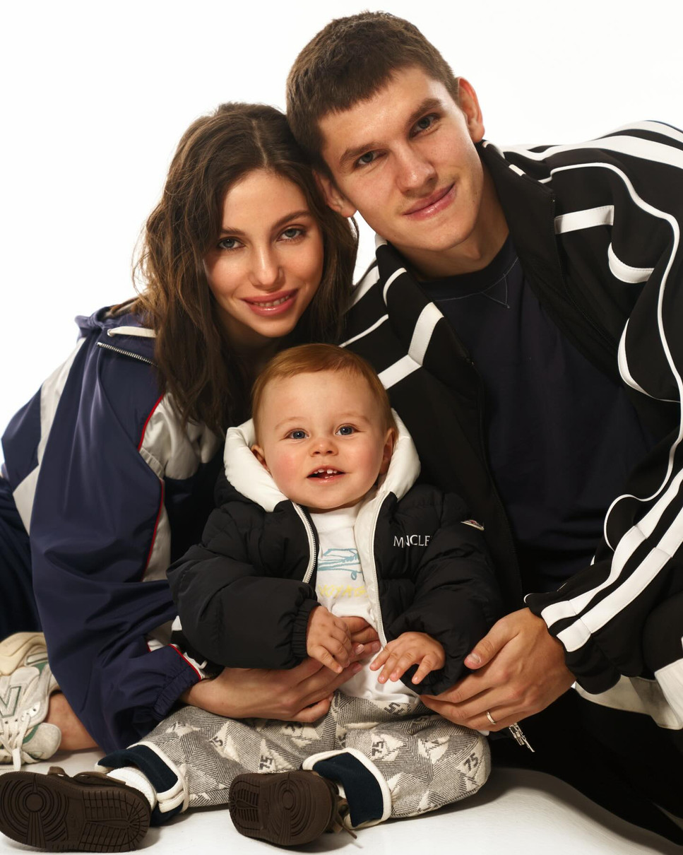 Яна Суркіс з чоловіком і сином