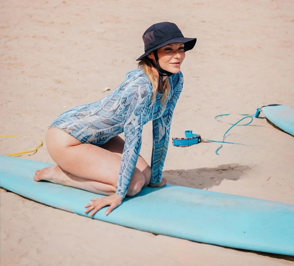 Даша Трегубова у боді посвітила тілом на пляжі