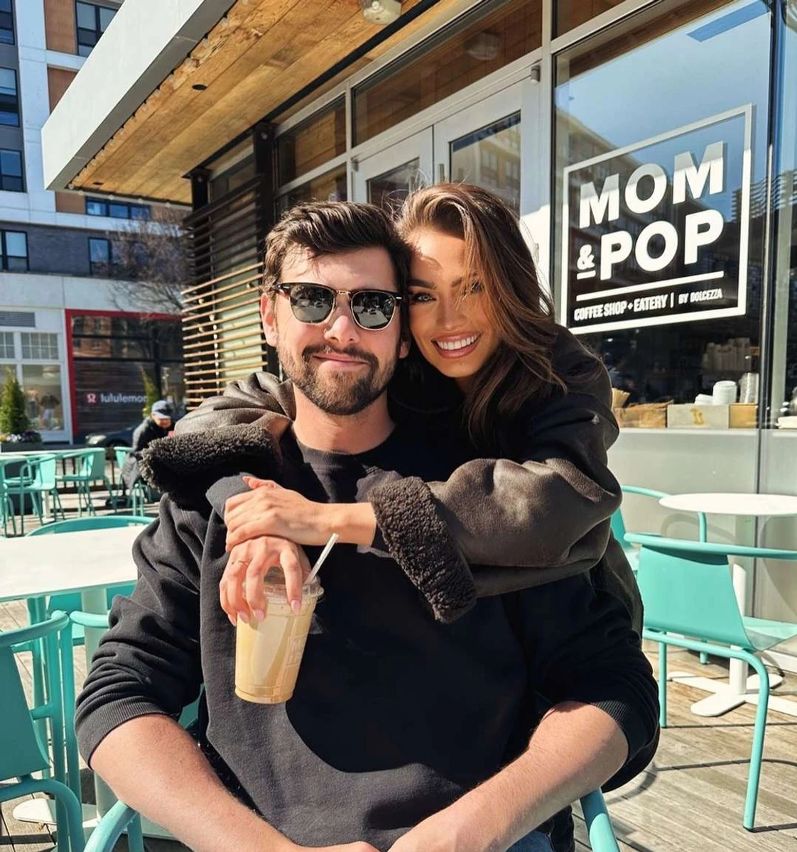 Ноелія, яка вивчала косметологію в Університеті Алабами, та її хлопець, інженер-будівельник Джек Хендрікс, випускник того ж вишу, разом уже понад 5 років