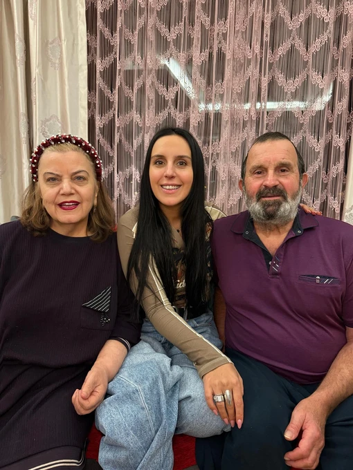 Джамала в Стамбулі показалася з батьками і сестрою | ТаблоID