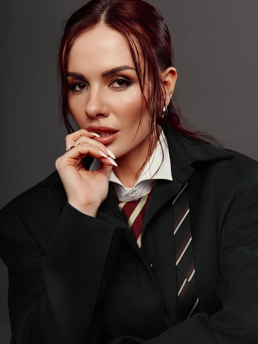 Співачка MamaRika на фото