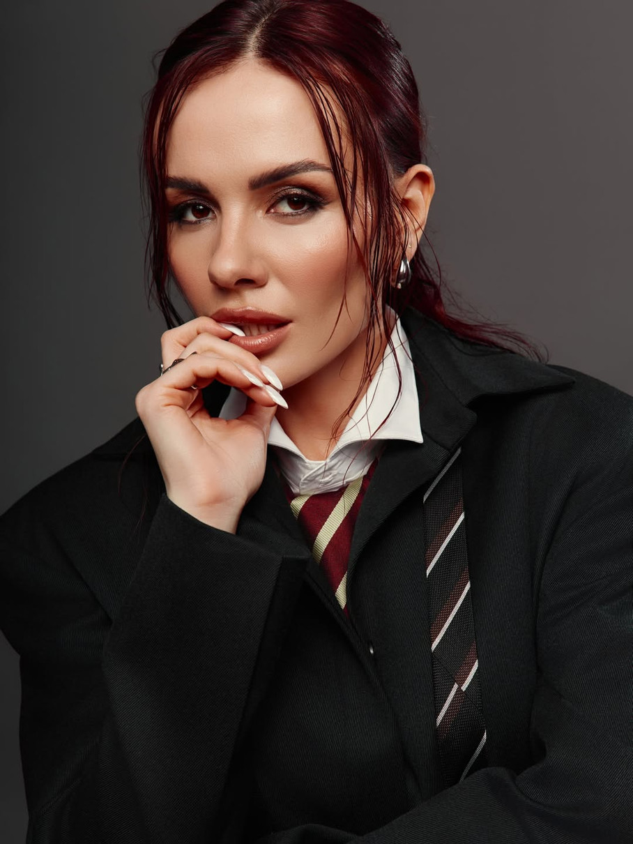 Співачка MamaRika на фото