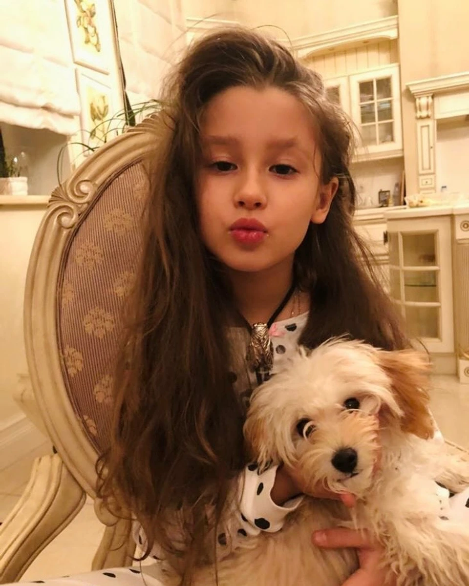 Старша донька Лободи Єва