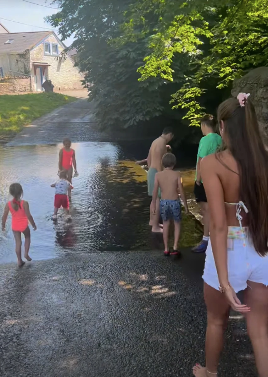 Тайсон Ф'юрі замилував розвагами з 7 дітьми на відпочинку