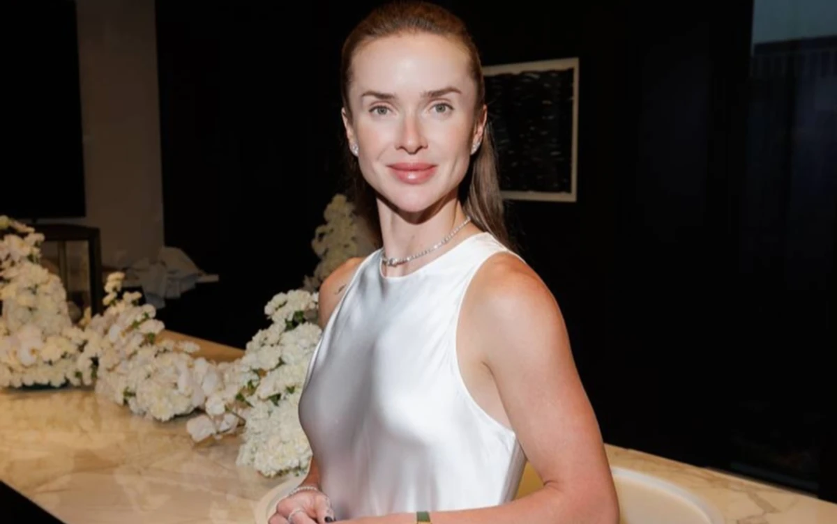 Еліна Світоліна позує для фото