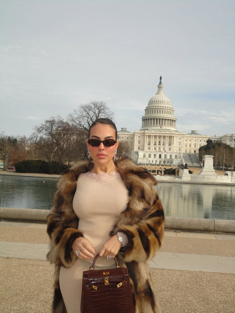 Наречена Роналду вигуляла хутро у Вашингтоні в мінус 12 