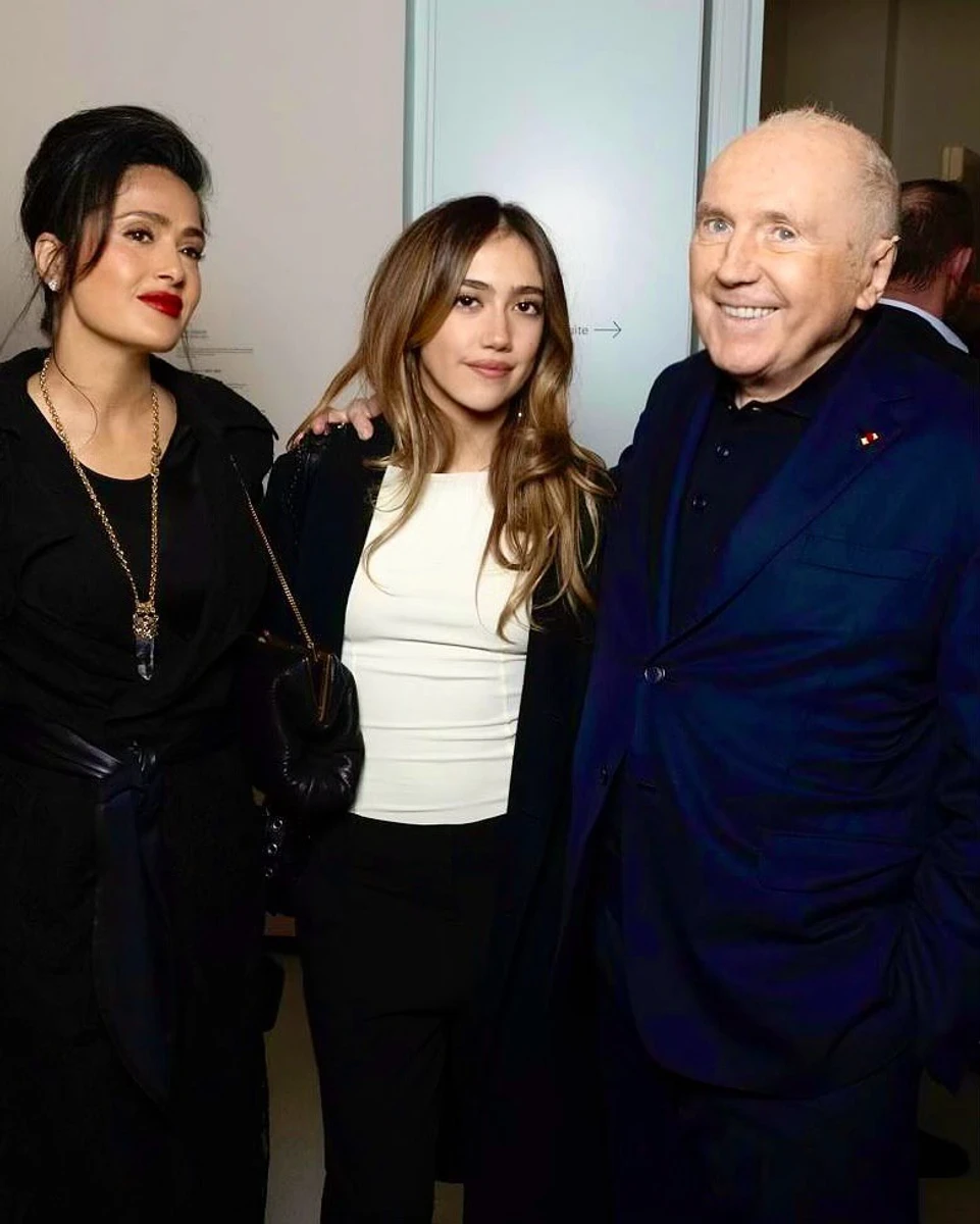 Сальма Хаєк попозувала на світському заході з донькою