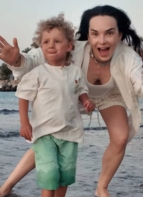 Інна Мірошниченко наробила смішних фото з прийомним сином
