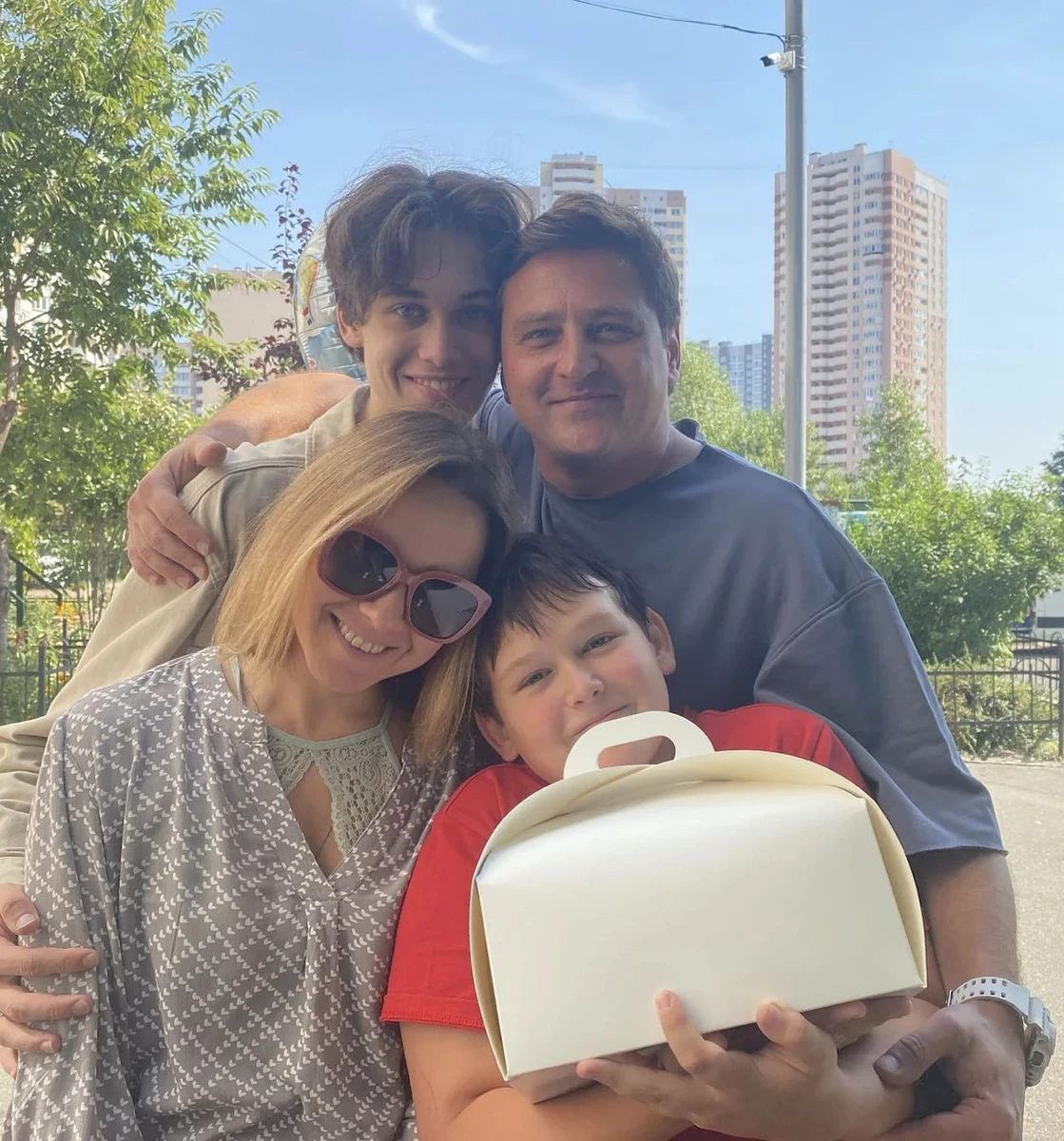 Вʼячеслав Довженко з родиною