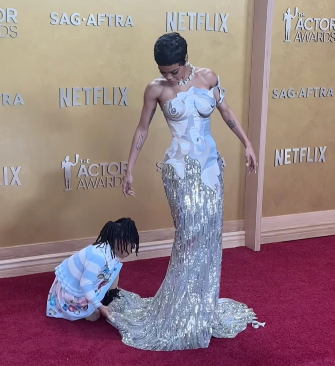 Теяна Тейлор та її 5-річна дочка замилувала хідник