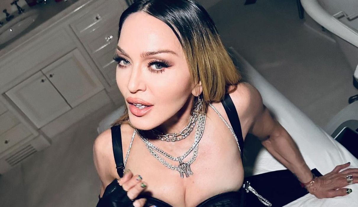 Мадонна позує для фото