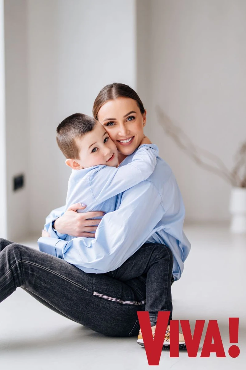 Різатдінова з сином - спільне фото