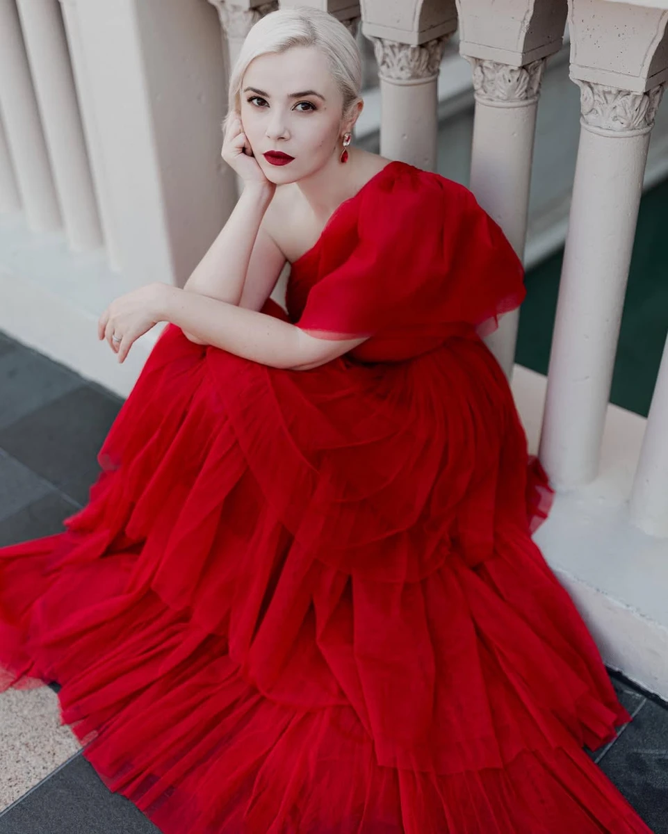 Міка Ньютон фото