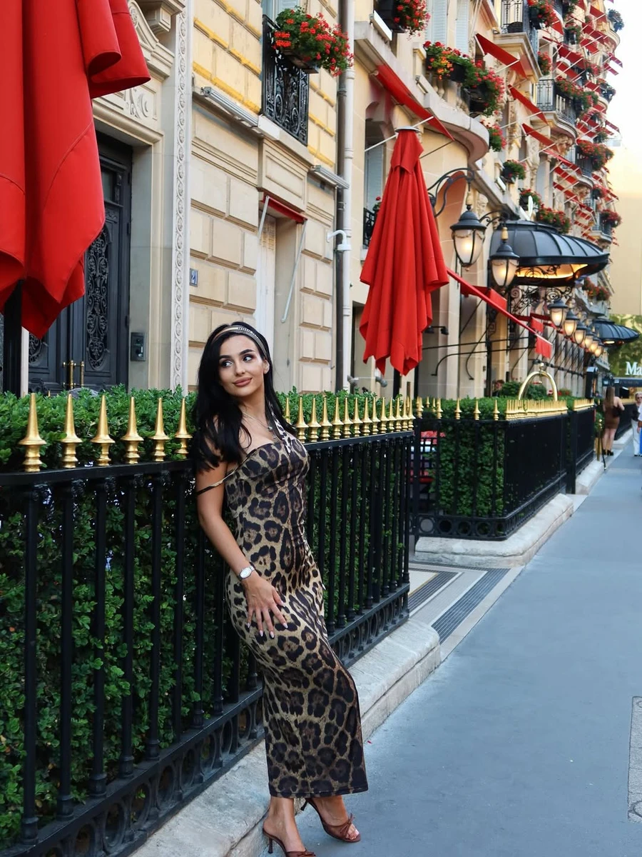 Анна Трінчер наробила нових фото