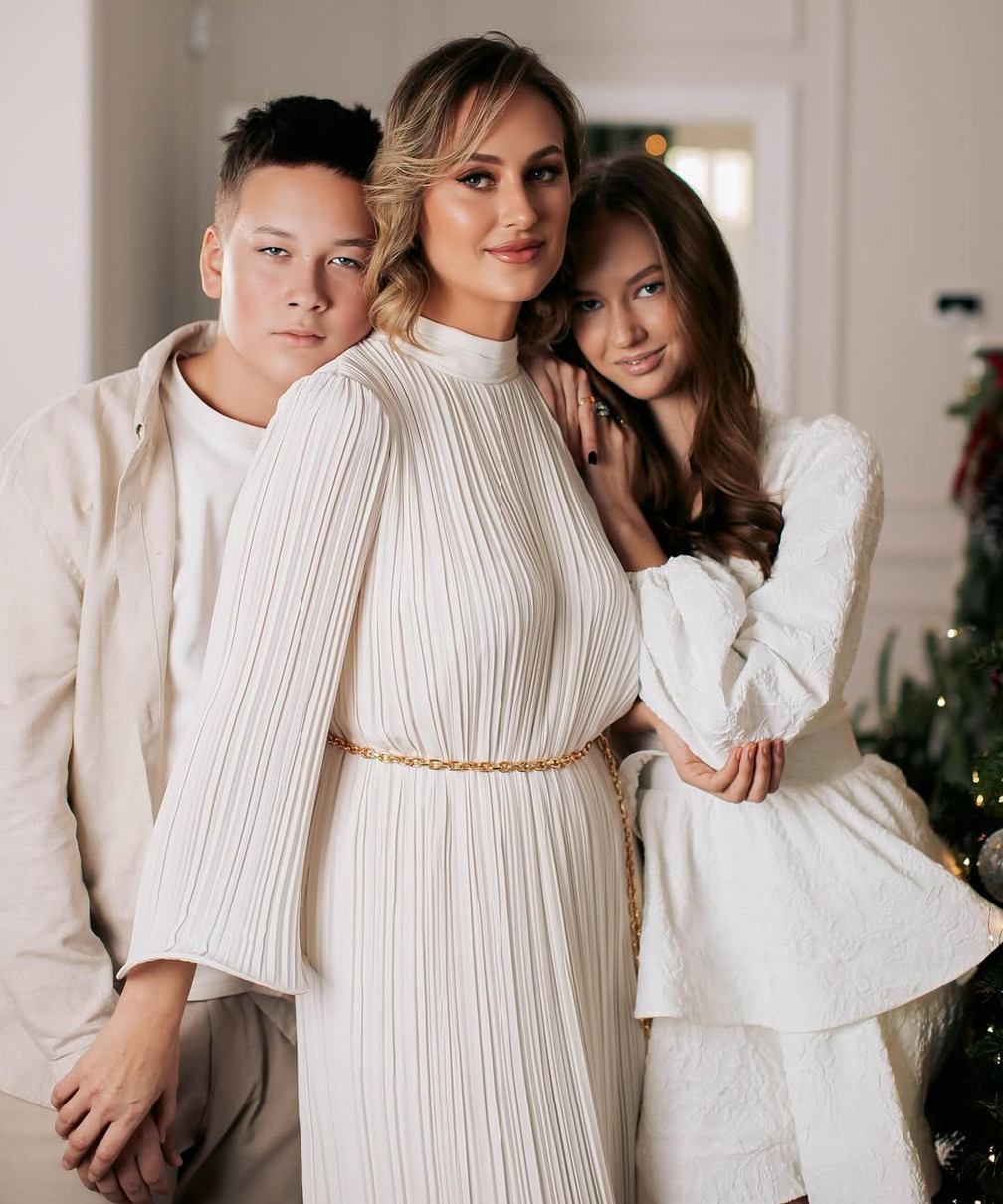 Дружина Віктора Бронюка із дітьми