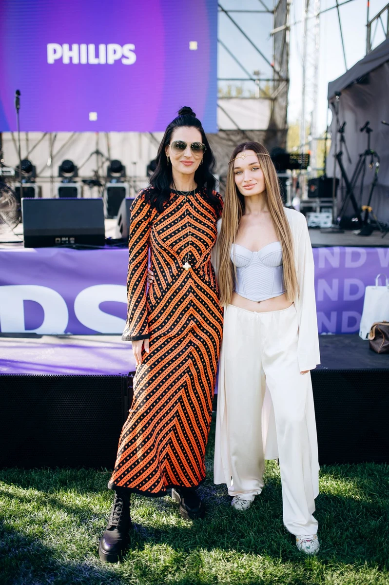 Маша і Діана Глостер 