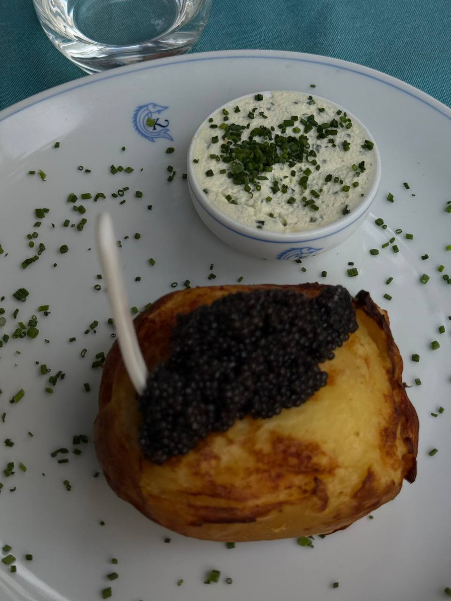 Онука Ротару показала страви, які їсть і залишається стрункою