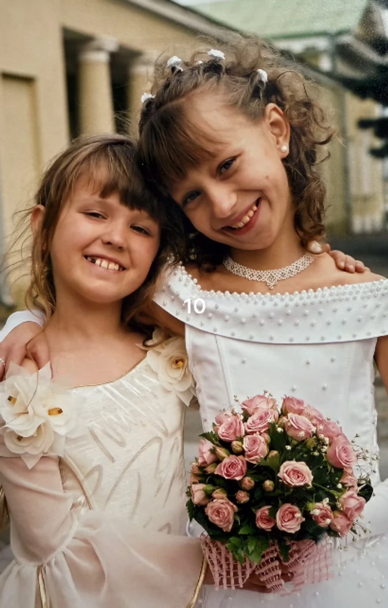 Дружина Віктора Павліка поділилася своїм дитячим фото