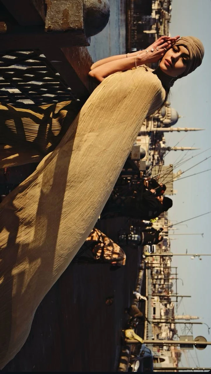 Олександра Кучеренко у тюрбані