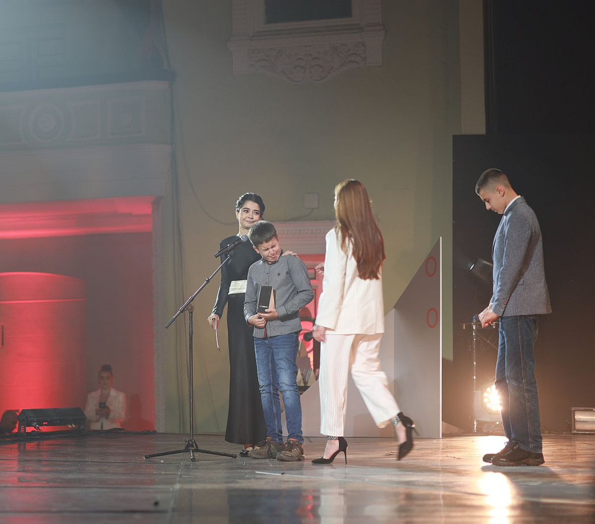 Онук Гордієнка отримав нагороду за свого покійного дідуся і не зміг стримати емоції