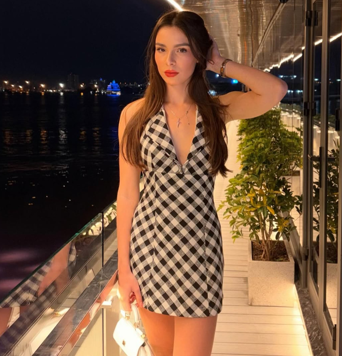 Красиві. Закохані. Щастя вам, - пишуть коментатори під дописом