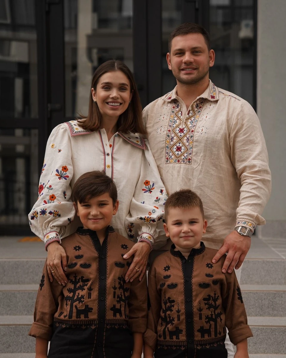 Саша Бо з синами та другим чоловіком