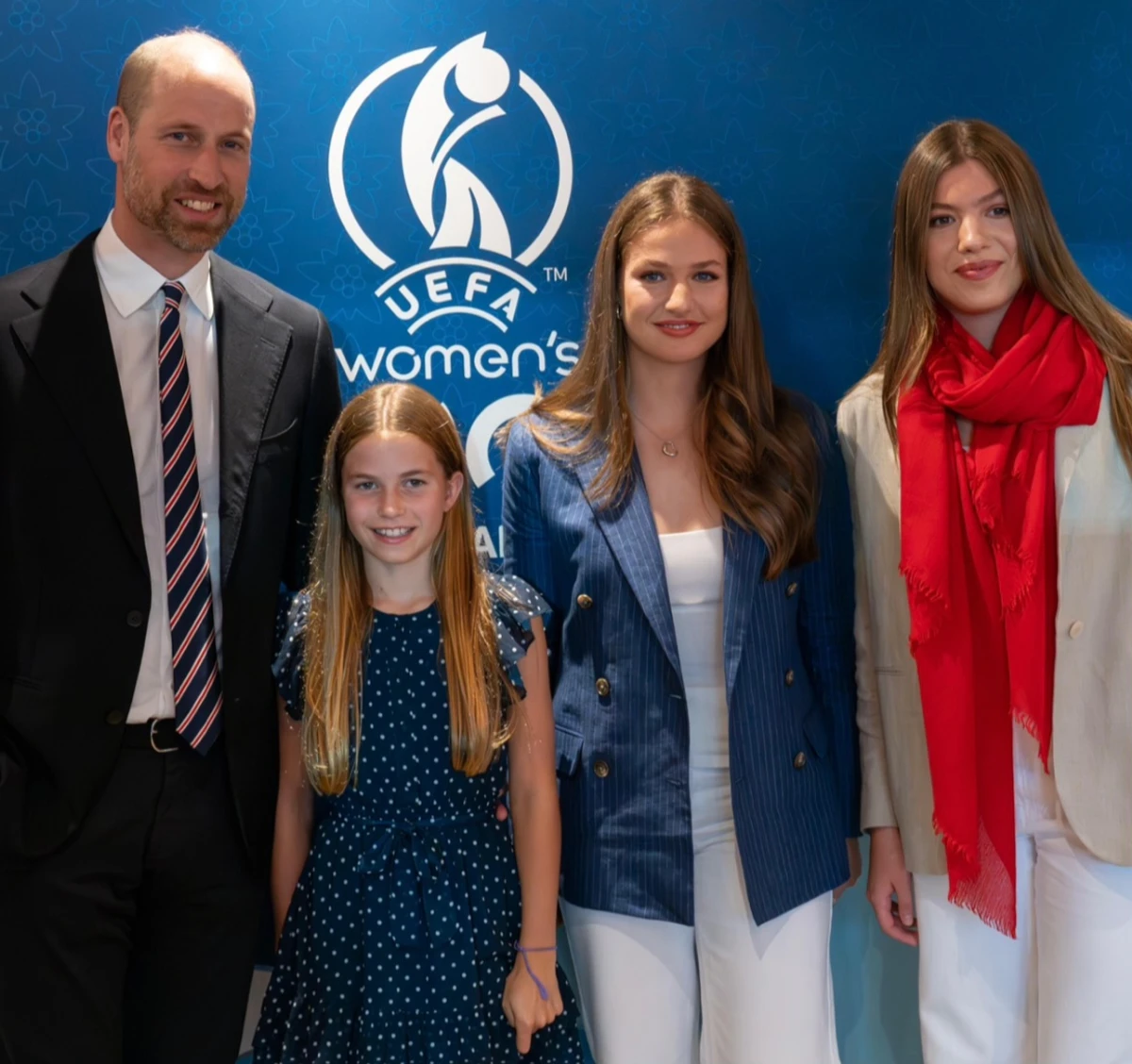 Принц Вільям з дочкою попозували з принцесами Іспанії