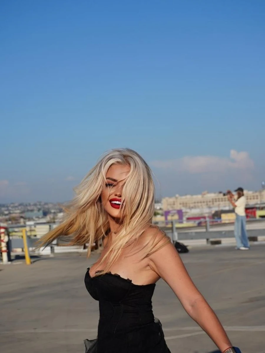 Дівчина Дмитра Ступки