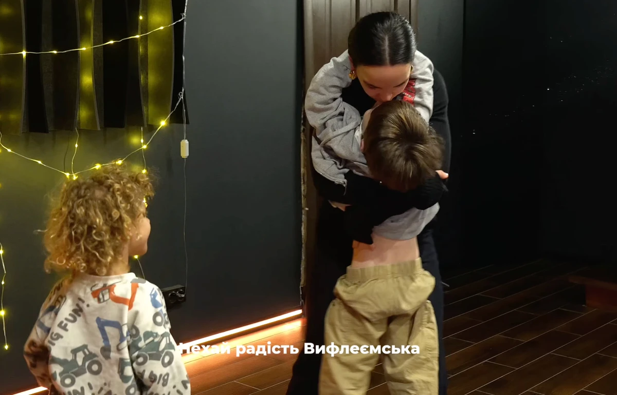 Інна Мірошниченко показала милий момент із сином на записі пісні з Олею Цибульською