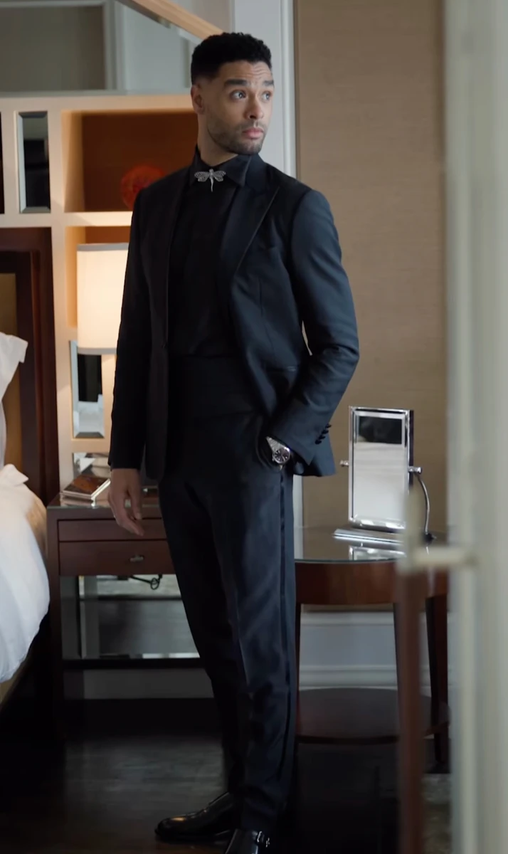 Зірка Бріджертонів Реге-Жан Пейдж у стильному костюмі на BAFTA