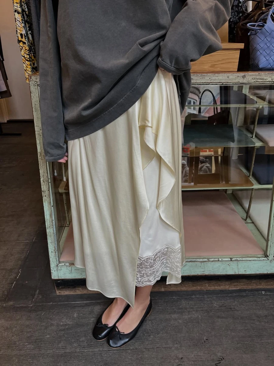 Шовкова спідниця з мереживом