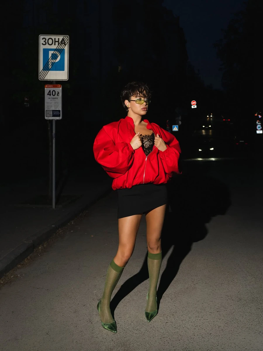 Співачка Lida Lee в трендовому луці