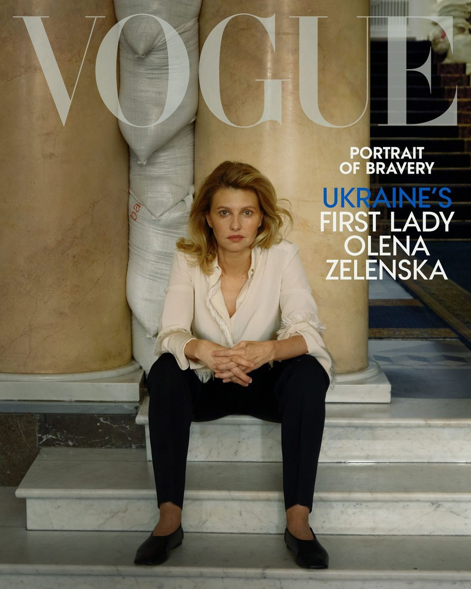 Олена Зеленська знімалася для обкладинки Vogue і теж отримала чимало критики, зокрема, за цю світлину