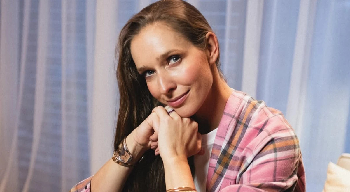 Катерина Осадча позує для фото