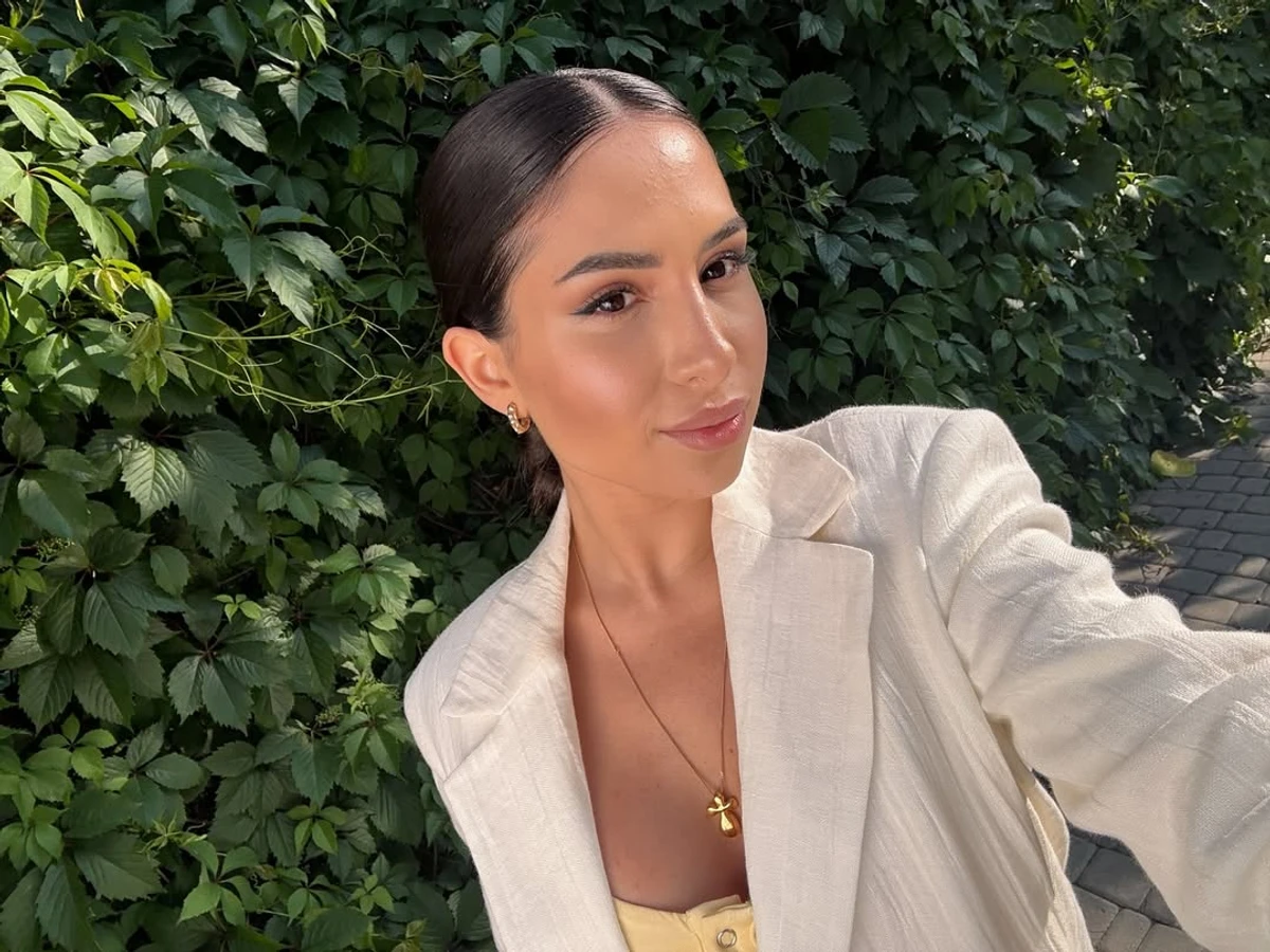 Співачка Скайлер розповіла про те, як доглядає за шкірою