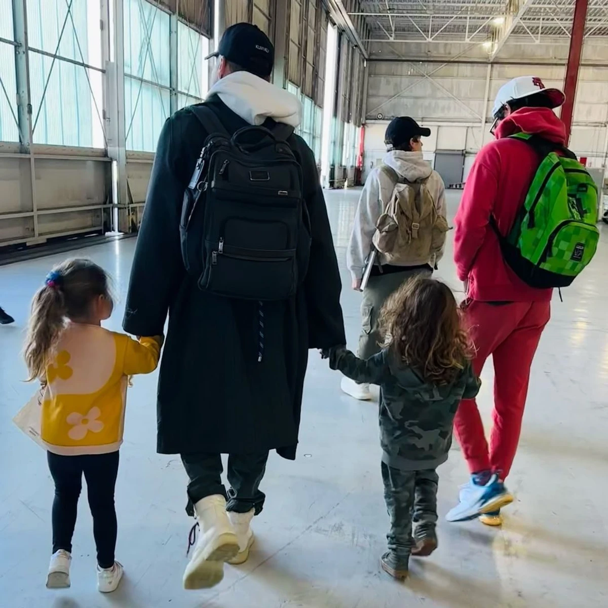 Багатодітний батько та його чотири скарби