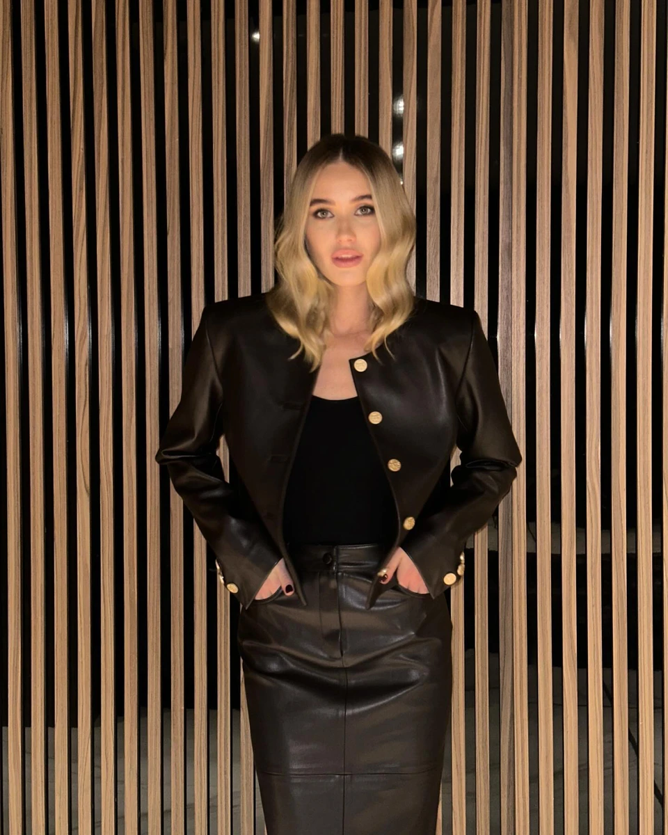 Судячи з фото, розлучення прикрашає жінку...