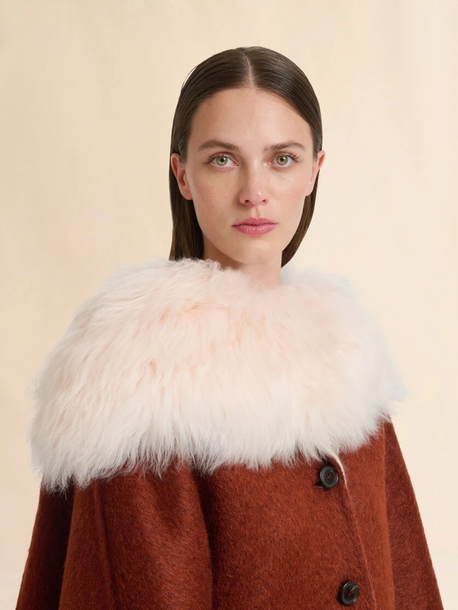 Образ із хутряним коміром